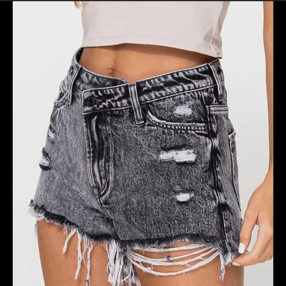 Vervet Sienna Super High-rise Shorts - Picture 2 of 6